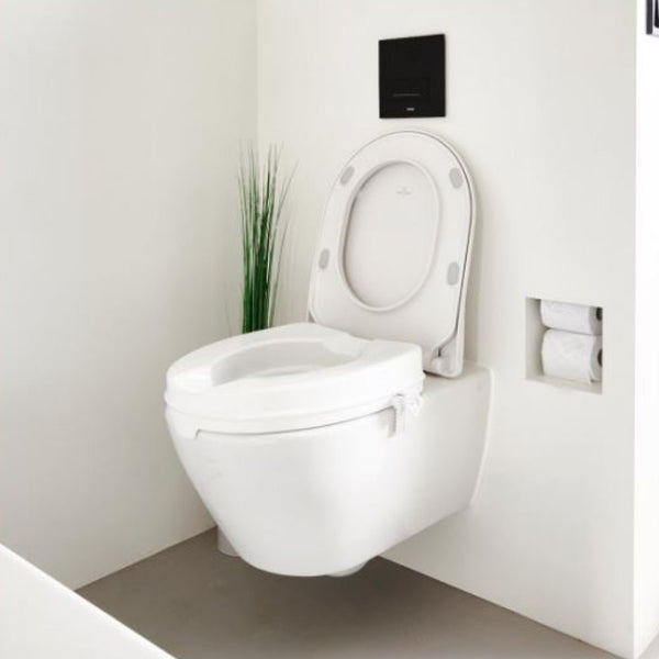 Toiletverhoger zonder deksel in toilet