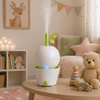 Lanaform Pommy witte ultrasone kinder-luchtbevochtiger met plant-ontwerp en blauwe LED in kinderkamer