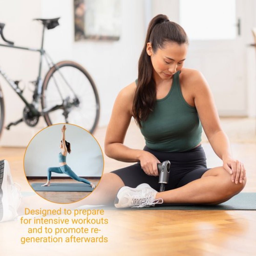 Vrouw gebruikt Medisana massage gun op been voor spierontspanning na training