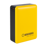 Gele Waka Waka Ultrafast powerbank met zwarte hoeken en USB-C poort