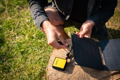 waka-waka Connect Pro Outdoor connecting