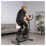 Tunturi Cardio Fit B40 in woonkamer met tablet houder voor fitness