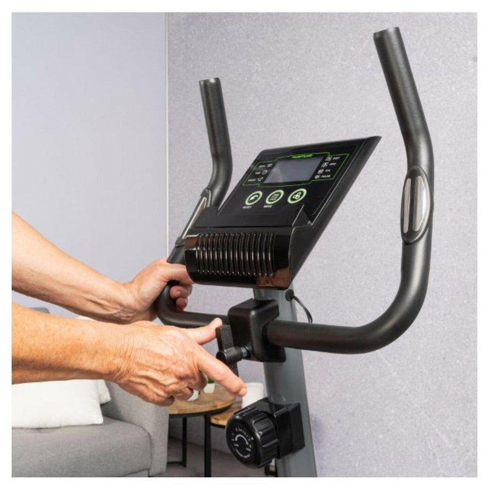 Digitale console en stuur van Tunturi Cardio Fit B40 met display