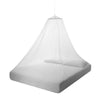 Witte geïmpregneerde klamboe boven bed voor insectenbescherming