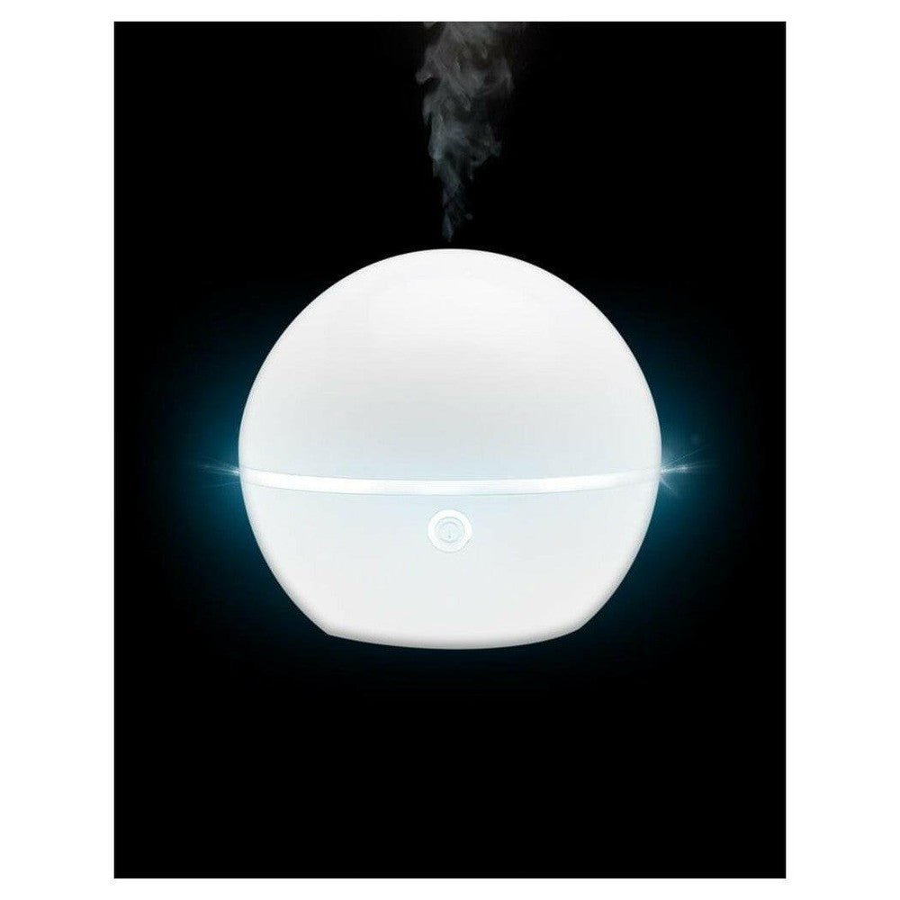 Lanaform Bali aroma diffuser wit met helder blauw licht op donkere achtergrond