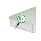 Lichtgroene ademende matrasbeschermer met anti-mijt technologie en elastische banden