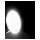Lanaform Lumino LED daglichtlamp zilver straalt helder licht uit tegen donkere achtergrond
