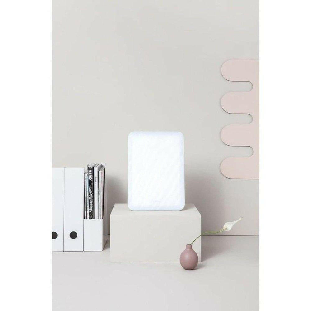 Minimalistische presentatie van daglichtlamp