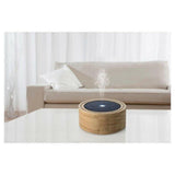 Medisana aroma diffuser in woonkamer verspreidt mist en kleurenlamp