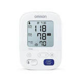 Close-up witte Omron M3 bloeddrukmeter met Intelli Sense technologie en navigatieknoppen