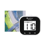 Witte Wellion Calla Light glucosemeter met zwarte voorkant en helder verlicht display