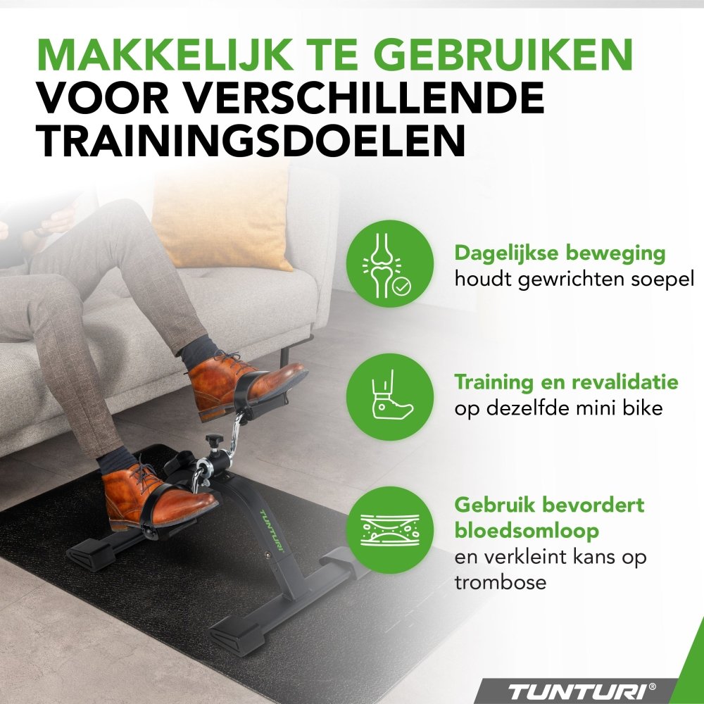 Gebruik Tunturi Mini Bike Pro voor revalidatie en dagelijkse beweging op bank of fauteuil