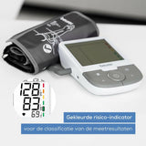 Close-up Beurer BM 53 display met gekleurde risico-indicator voor bloeddruk en hartslag classificatie