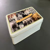 Blik op Vroeger dementie spel in mintgroene metalen doos met vintage foto's