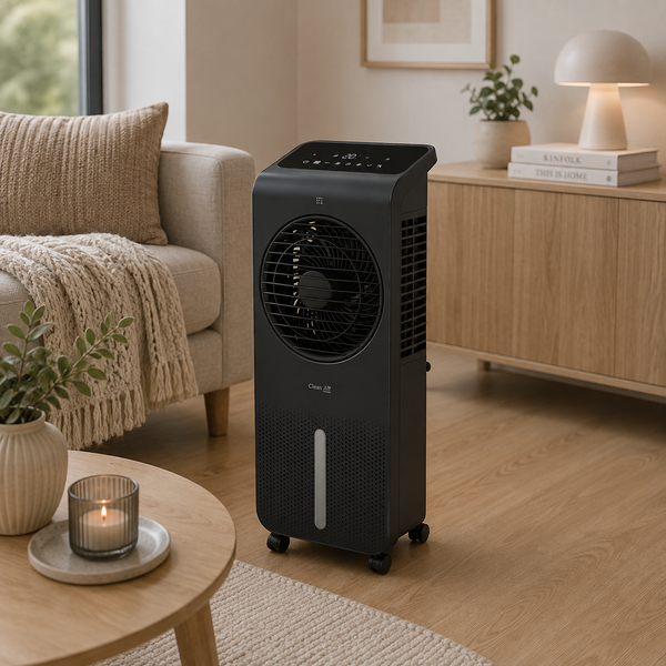 Clean Air Optima CA-104 zwarte 3-in-1 luchtkoeler met ventilator en bevochtiger op houten vloer