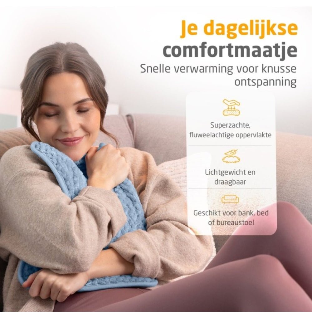 Blauw gebreid warmtekussen tegen nek en schouders voor snelle verwarming