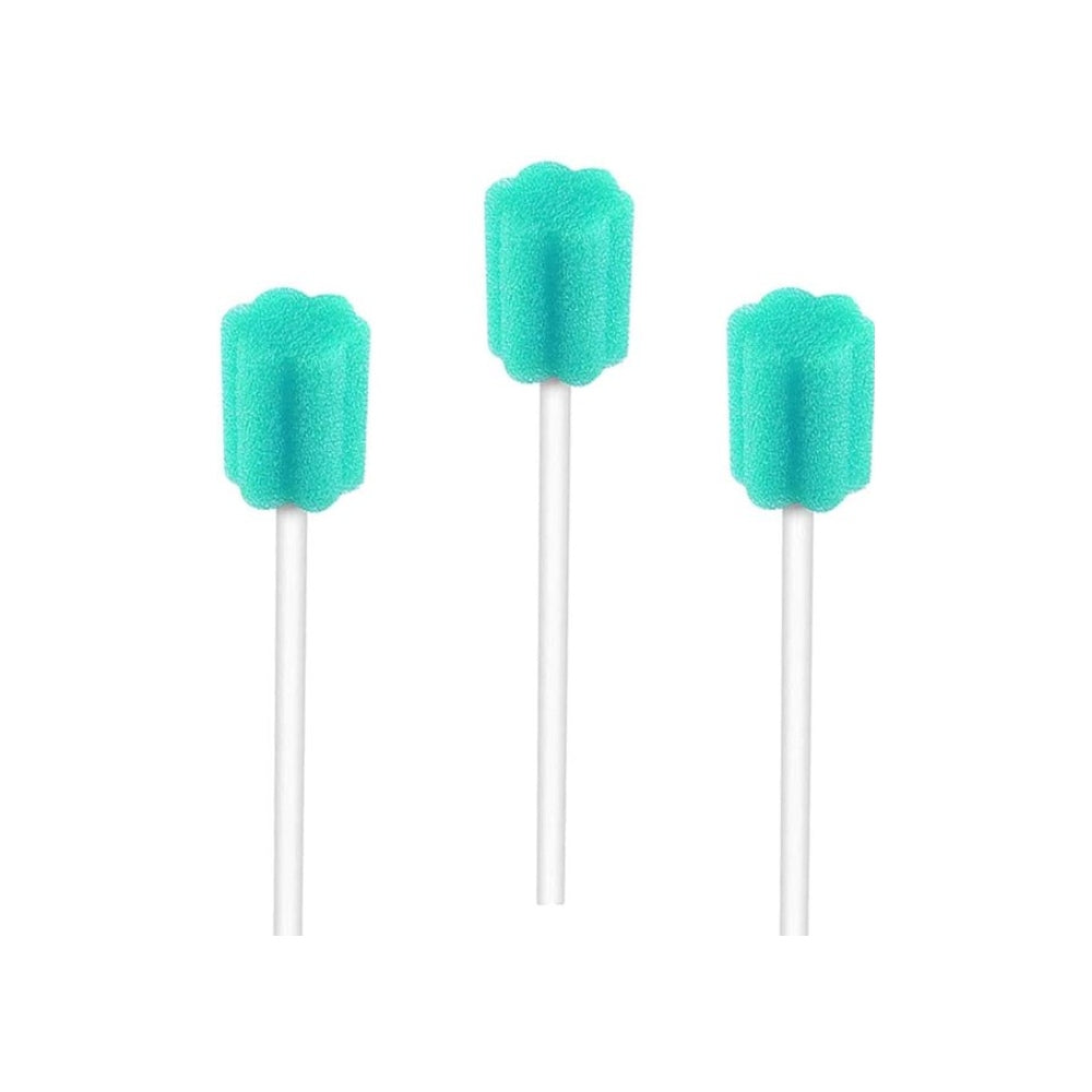 Turquoise mondverzorgingsswabs op witte stokjes