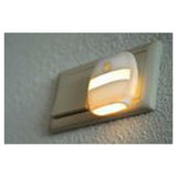 wit automatisch LED nachtlampje Alecto ANV-21 aan stopcontact met warm licht
