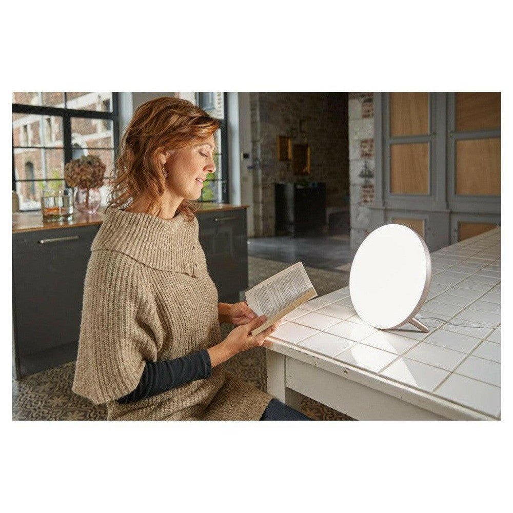 Lanaform Lumino LED tafellamp in woonkamer voor sfeerlicht en lichttherapie