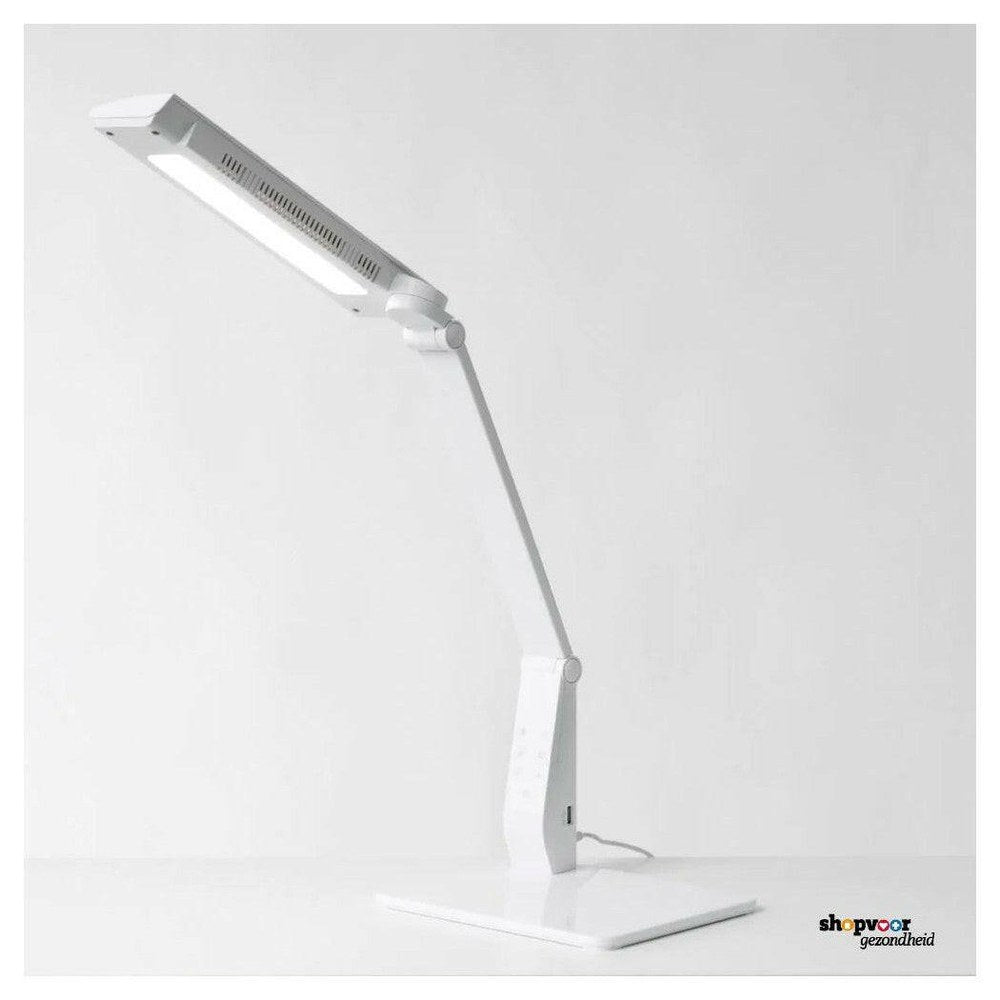 Witte Innolux daglichtlamp aan met ventilatiegaten op de kap