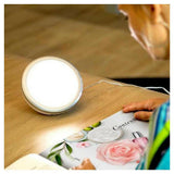 Fysic FW-400 lichttherapielamp in gebruik voor energie bij wintermoeheid