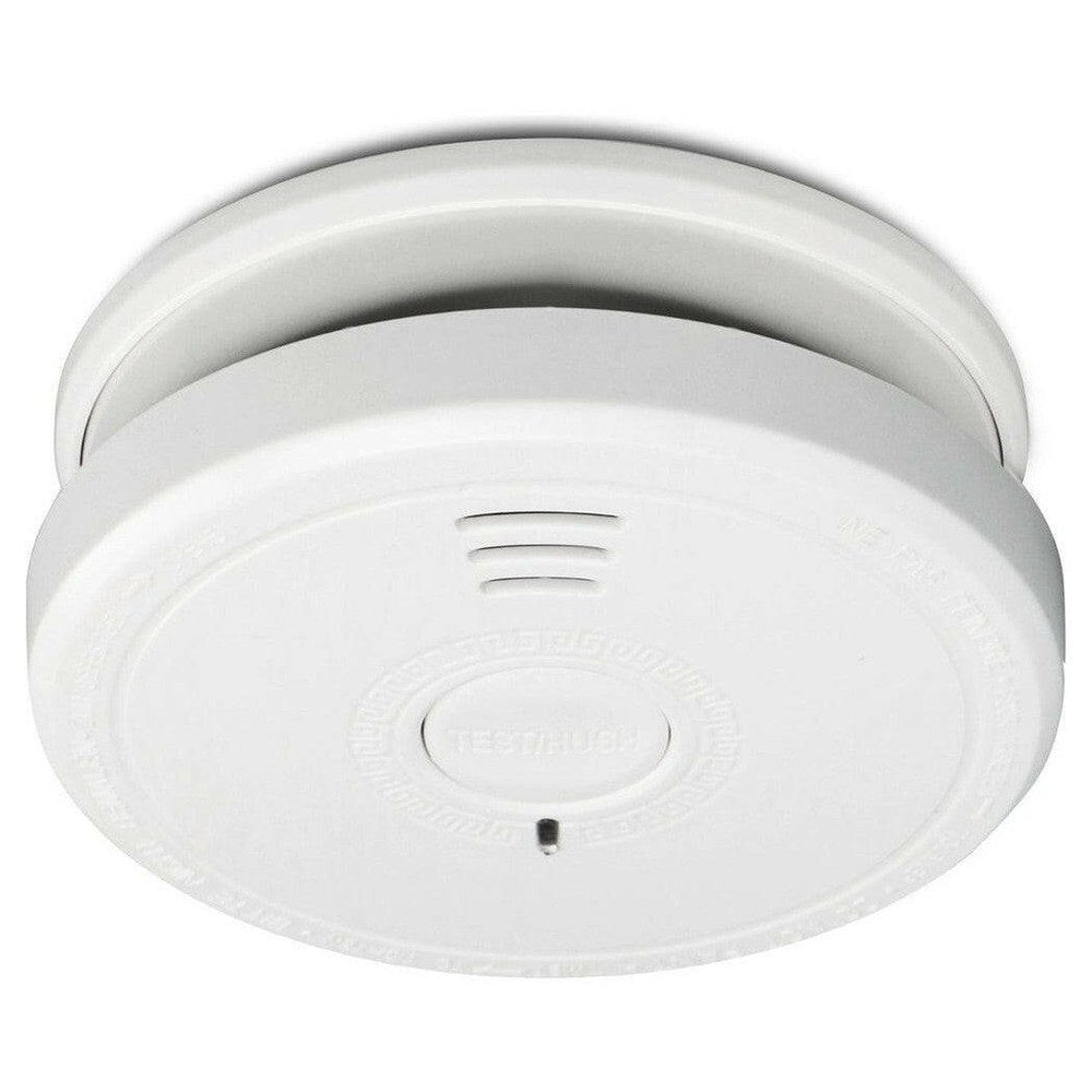 Close-up witte Alecto rookmelder met matte afwerking en ventilatiegaten