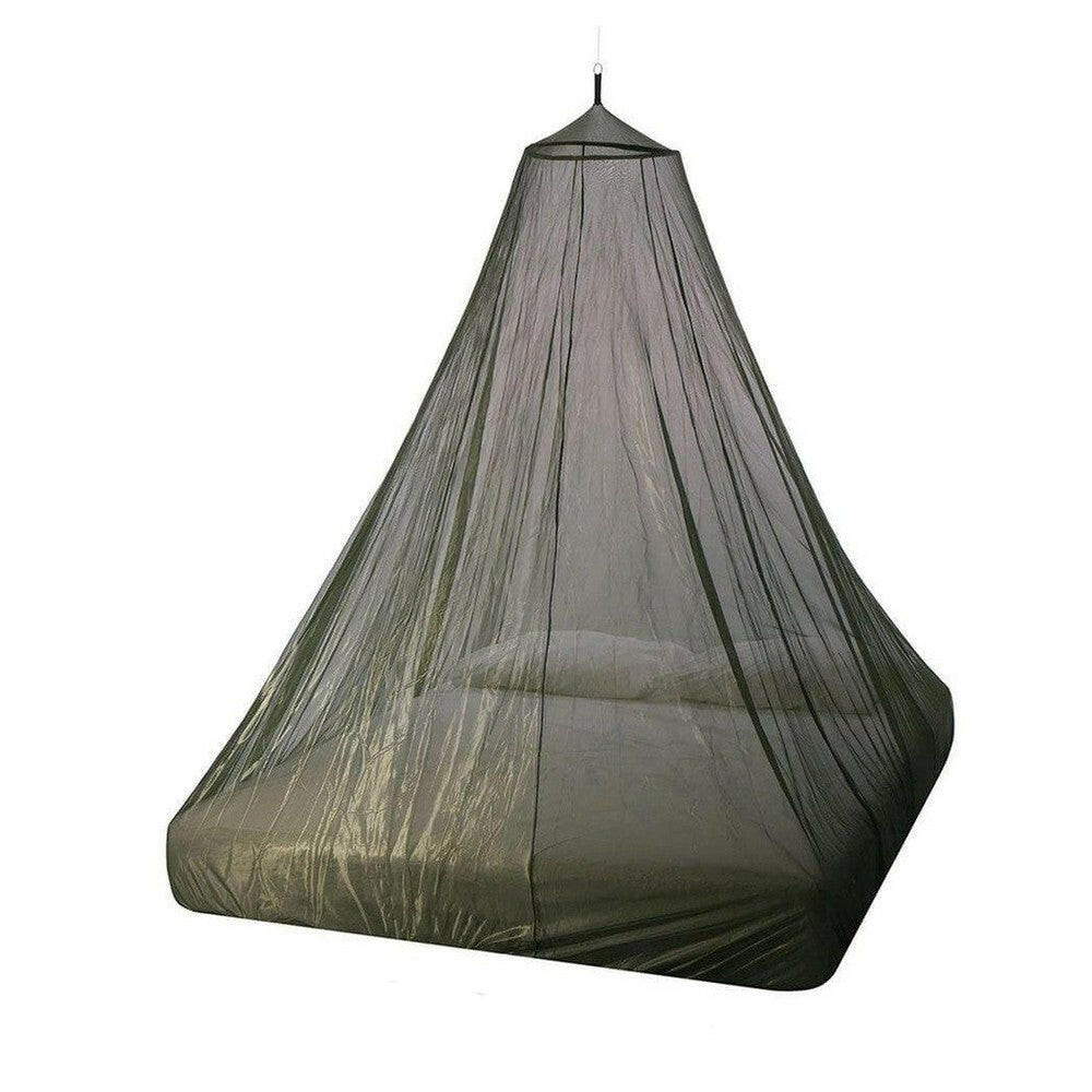 Groen mosquitonet Bell opgehangen boven tweepersoonsbed