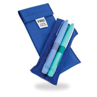 Blauw Frio koeltasje met twee insulinepennen erin