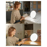 Lanaform Lumino LED daglichtlamp zilver in woonomgeving voor lichttherapie en sfeer