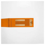 Oranje LED-lampenhoofd met ventilatiegaten en bedieningsknop