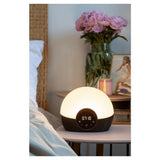 Lumie Bodyclock Glow 150 helderwit licht in woonachtige slaapkamer