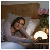 Lumie Bodyclock Glow 150 lichtwekker in gebruik bij ochtendroutine