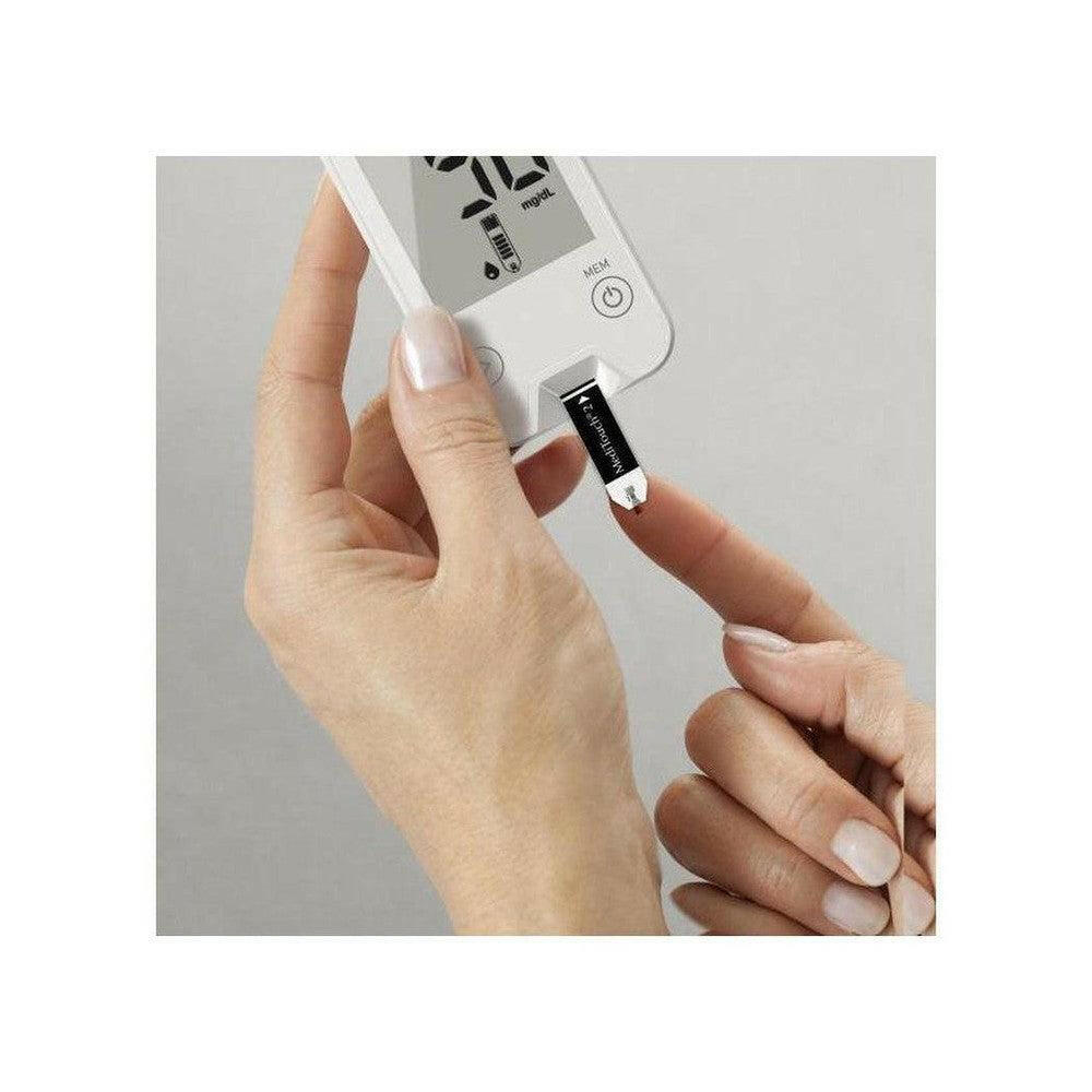 Gebruik van Medisana MediTouch 2 teststrip in glucosemeter voor snelle bloedsuikermeting