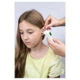 Microlife IR210 infrarood thermometer gemeten aan oor van meisje met display