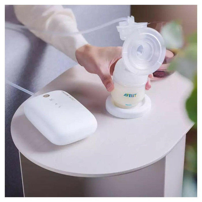 Philips Avent elektrische borstkolf op tafel