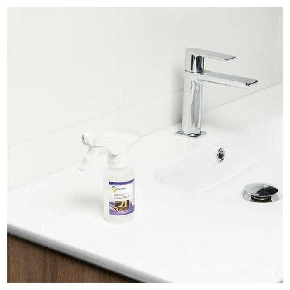 SecuCare antislip spray fles 100 ml op witte wastafel in badkamer
