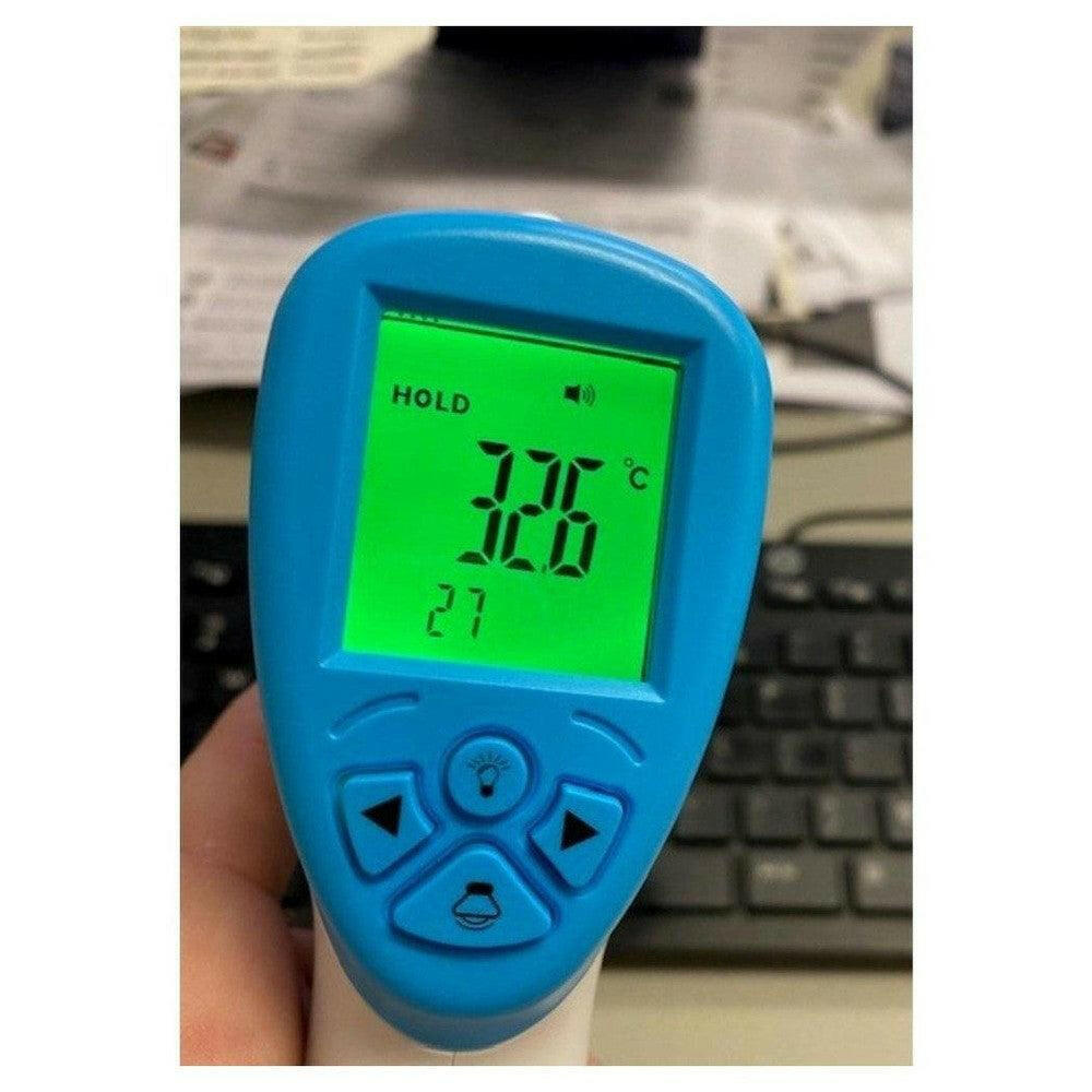 Close-up handbediende Sinji thermometer met groen verlicht scherm