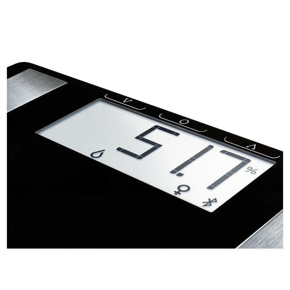 Close-up LCD-display zwarte Soehnle weegschaal met Bluetooth en BMI-meting