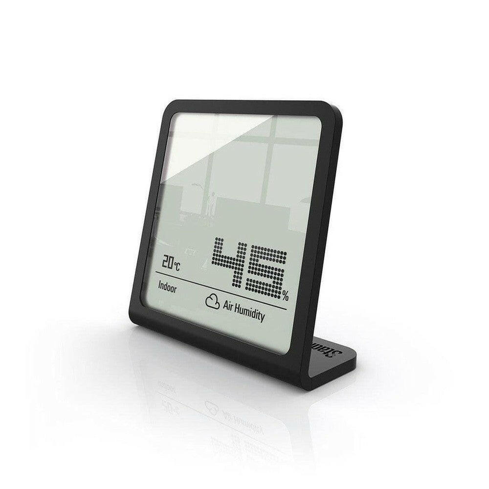 Stadler Form Selina hygrometer zwart op witte ondergrond met minimalistisch ontwerp en duidelijke temperatuurmeting