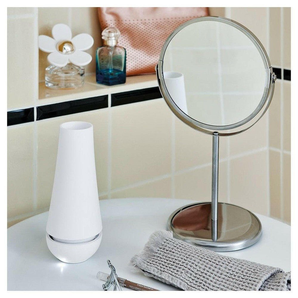 Stadler Form Tina aroma diffuser wit in badkamer setting